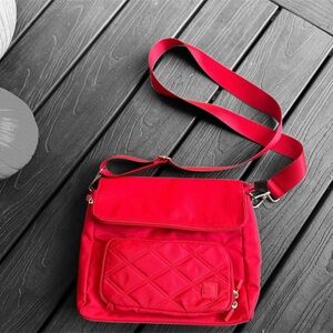 🍒IHKWIP Crossbody bag in red, w/ built in RFID wallet🍒